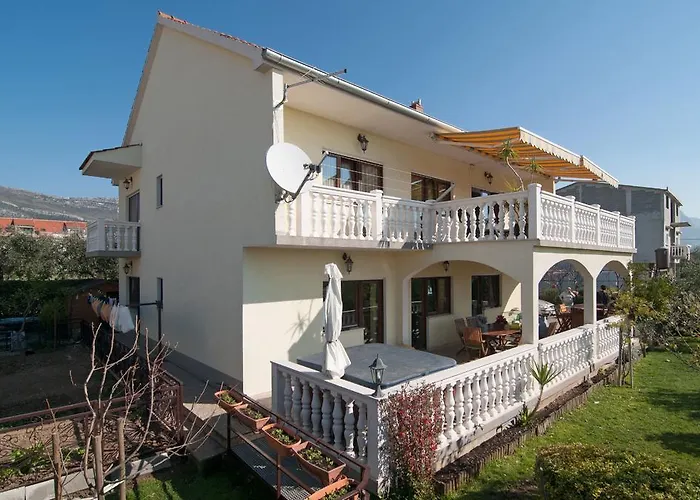 Apartments Corana